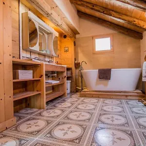  Chalet Beautiful, Atypical Loft In The Aravis