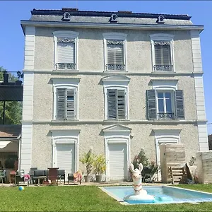  Appartement Joli Dans Maison De Maitre